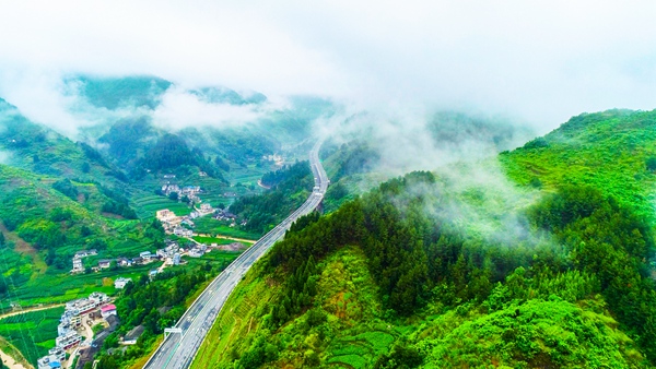 正习高速公路。