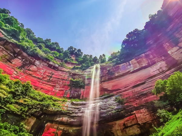 遵义市赤水丹霞旅游区。