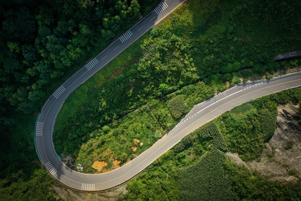 S306海子街至吉场公路 彭资竣 摄