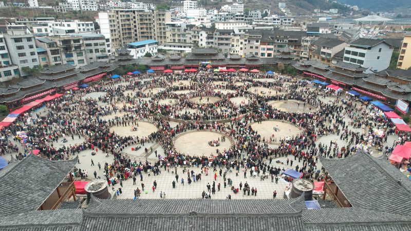 2023年凯里舟溪甘囊香芦笙节盛景。张洪渊摄