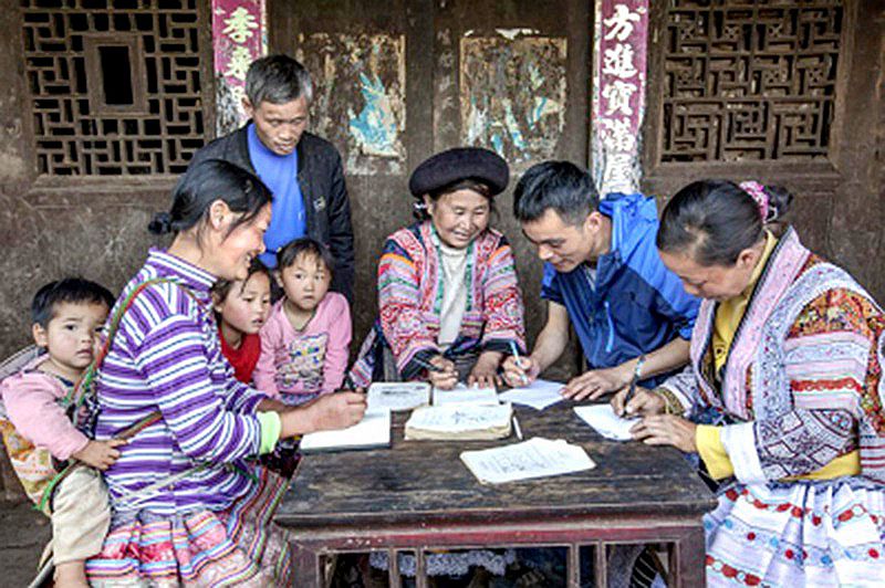 杭州萧山的支教老师杨明，主动深入到贵州进行支教。