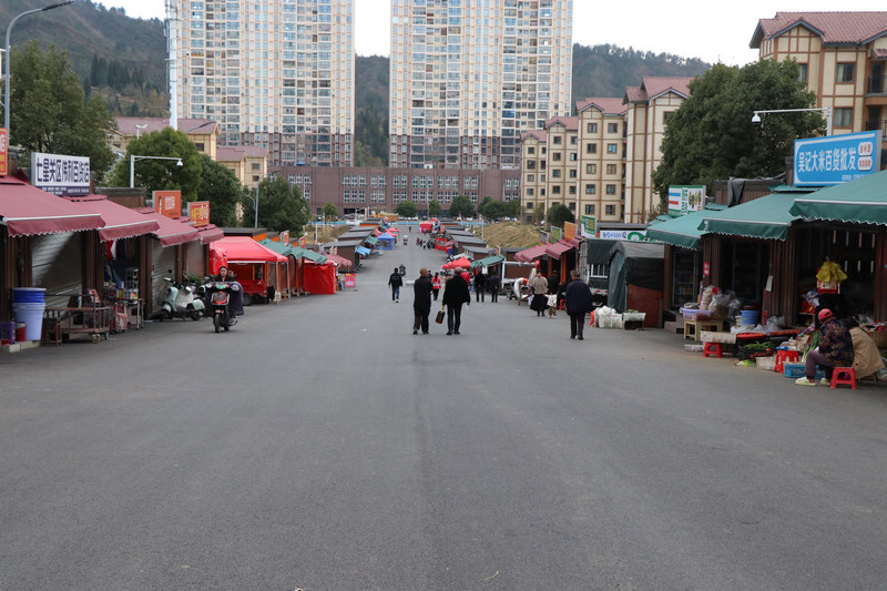 柏杨林街道产业示范孵化街区。