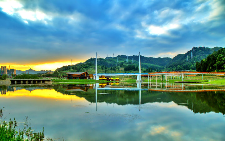 习水县东风湖湿地公园。