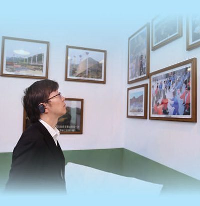 在贵州省公路工程集团有限公司，日本自治体国际化协会北京事务所所长近松茂弘正在参观。